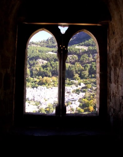 Ventanas ojivales del Castillo de Yedra, s.XIII. Cazorla, Jaén, España.