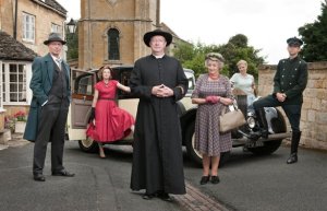 El padre Brown ha seguido haciendo amistades a espaldas de su creador.